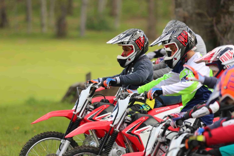 colonie de vacances spéciales moto