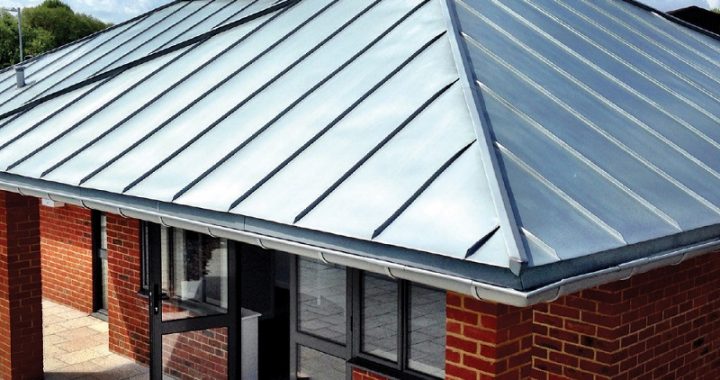 Comment éviter la condensation d’une toiture en tôle?