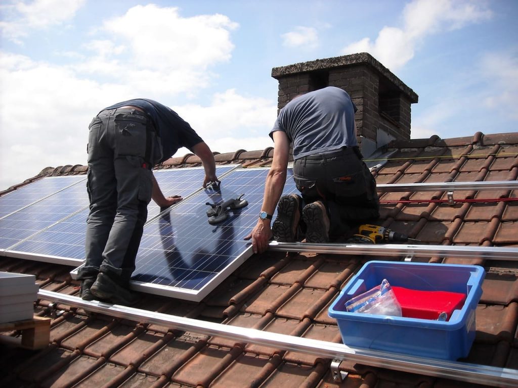 Comment installer le kit solaire pour optimiser sa production d'électricité ?