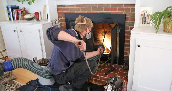 Comment se débarrasser efficacement des dépôts de suies et de goudrons dans la cheminée?