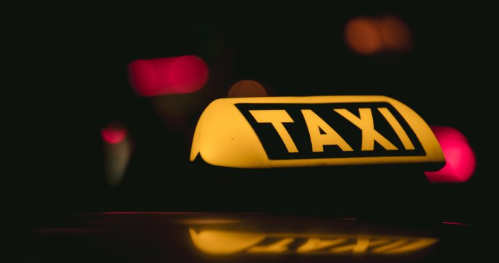 Départ en vacances simplifié : Les avantages de réserver un Taxi