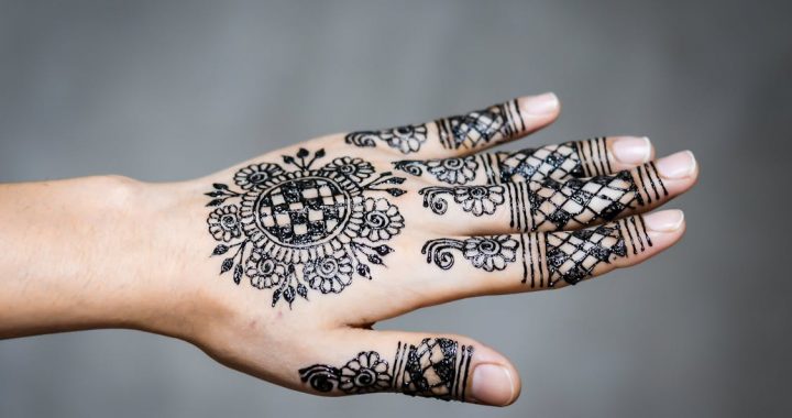 Comment réaliser un tatouage au henné sur la main ?