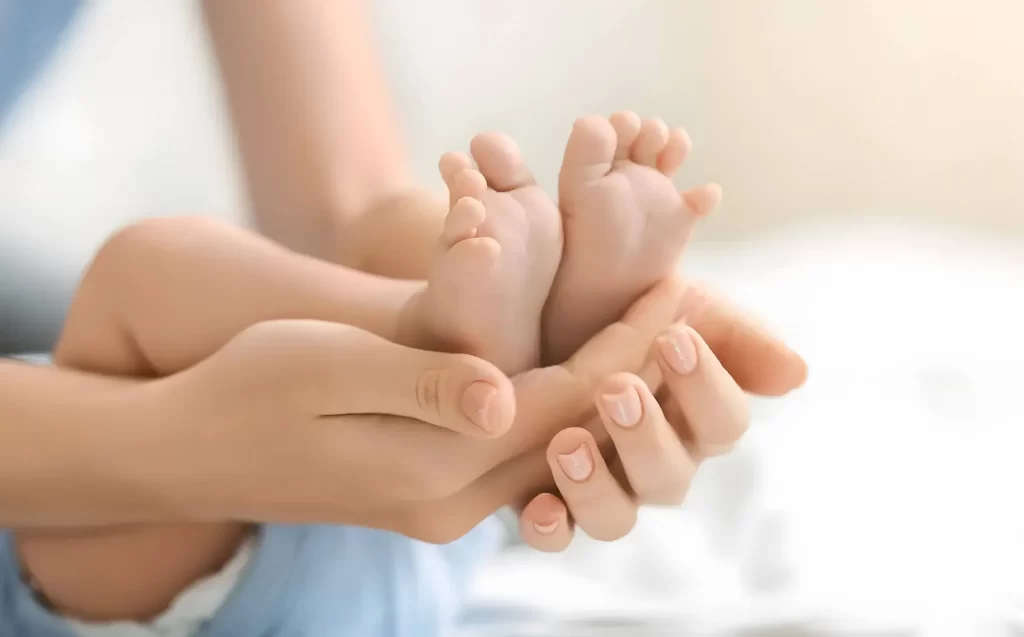 Comment mesurer la taille du pied de bébé